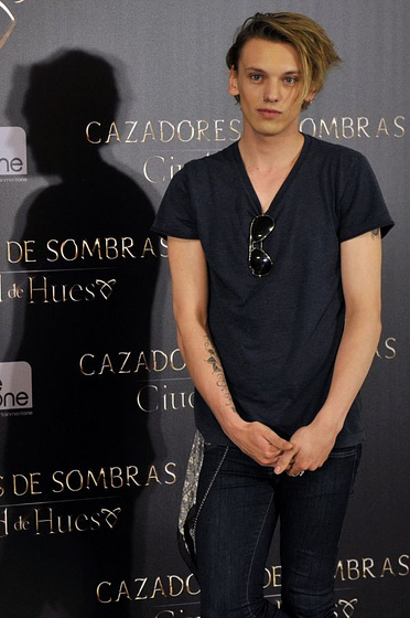 Jamie Campbell Bower en Cazadores de sombras: Ciudad de hueso (Premiere en Madrid. Agosto 2013)
