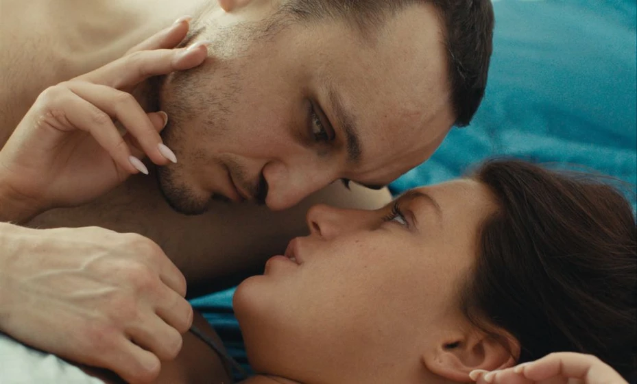 Adèle Exarchopoulos y Franz Rogowski en passages-2023