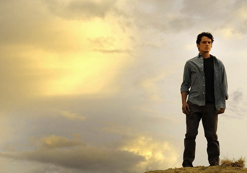 Anton Yelchin en Odd Thomas. Cazador de fantasmas