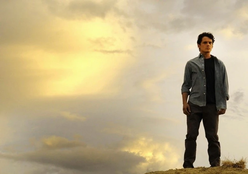 Anton Yelchin en Odd Thomas. Cazador de fantasmas