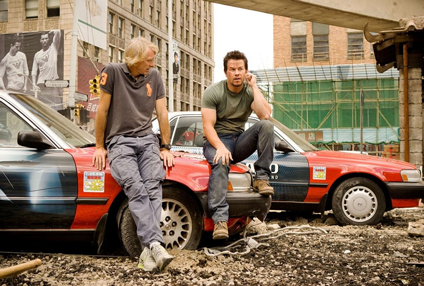 Mark Wahlberg y Michael Bay en Transformers: La Era de la Extinción