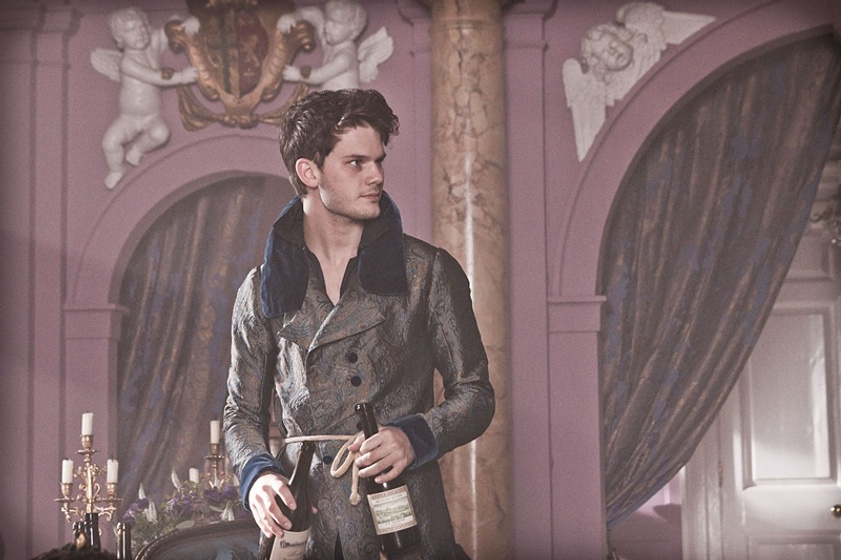 Jeremy Irvine en Grandes Esperanzas