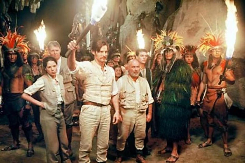 Bob Hoskins en el-mundo-perdido-2001