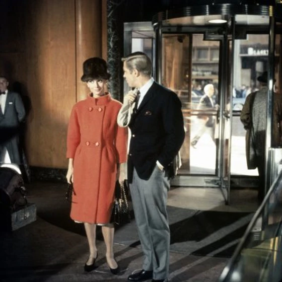 Audrey Hepburn y George Peppard en desayuno-con-diamantes