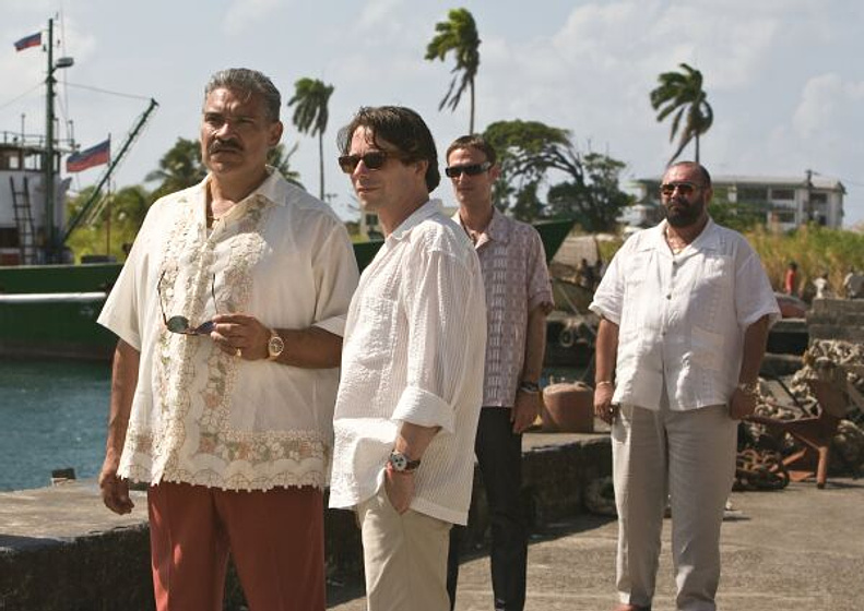 Mathieu Amalric y Joaquin Cosio en 007 Quantum of Solace