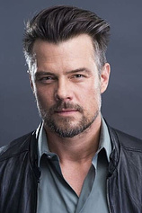 photo of person Josh Duhamel