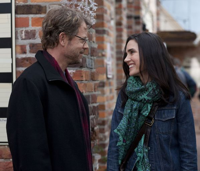 Greg Kinnear y Jennifer Connelly en Un Invierno en la Playa