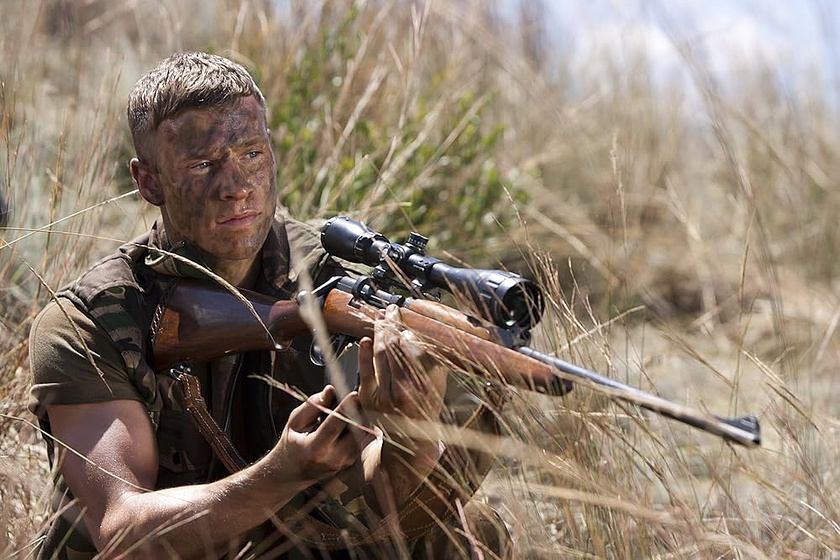 Chad Michael Collins en sniper-al-limite