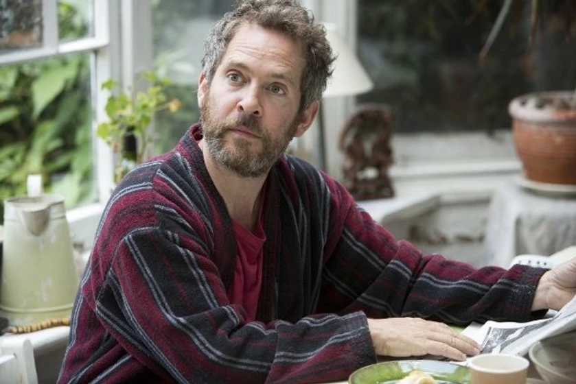 Tom Hollander en una-cuestion-de-tiempo