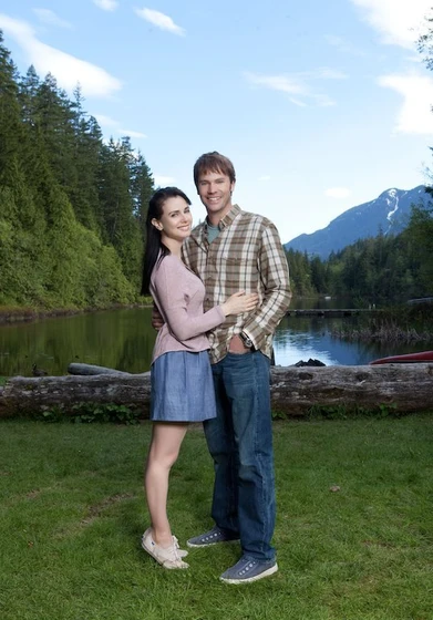 Mia Kirshner y Barry Watson en El beso que nunca nos dimos