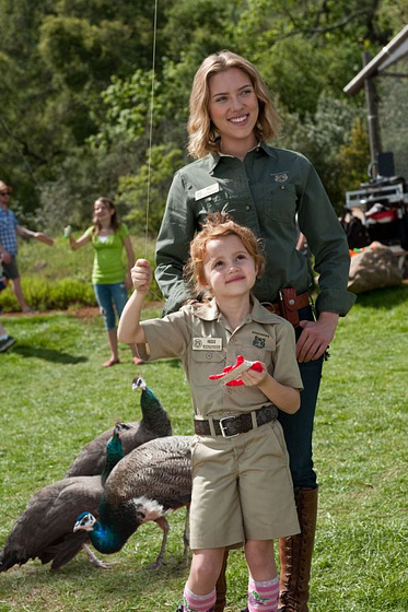 Scarlett Johansson y Maggie Elizabeth Jones en Un Lugar para soñar