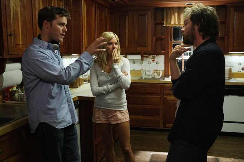 Peter Sarsgaard, Rawson Marshall Thurber y Sienna Miller en The Mysteries of Pittsburgh