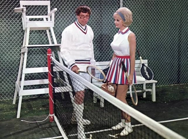 Jerry Lewis y Jeannine Riley en la-otra-cara-del-gangster-el-bocon