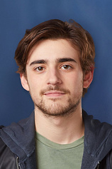 picture of actor Charlie Rowe