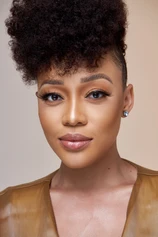 Foto de Thando Thabethe