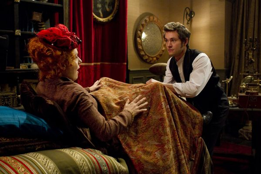 Hugh Dancy y Sheridan Smith en Hysteria