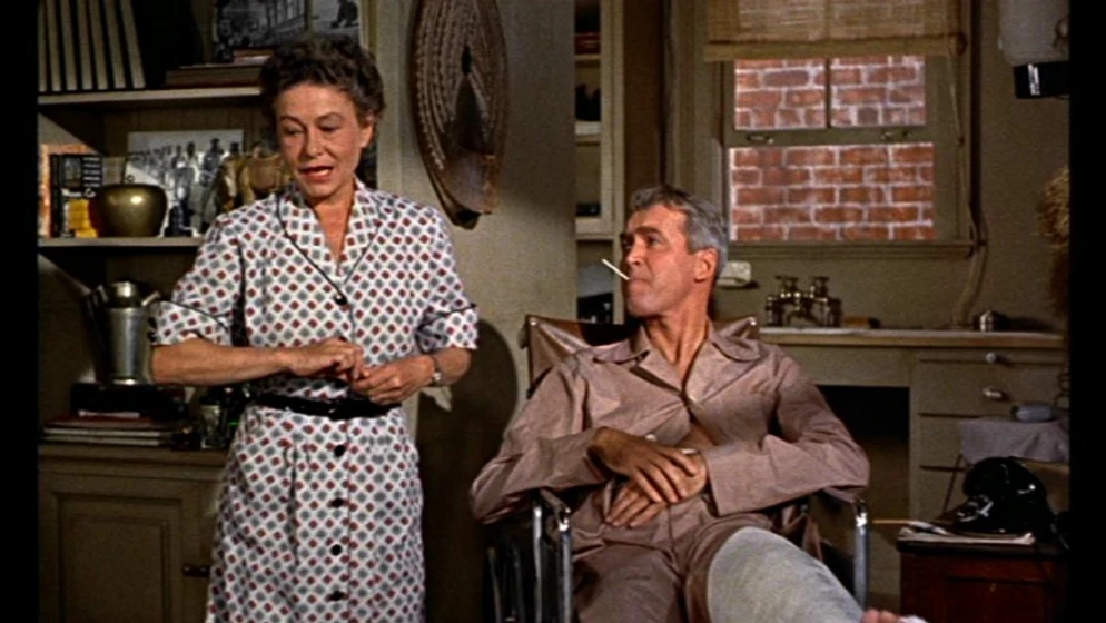 James Stewart y Thelma Ritter en la-ventana-indiscreta
