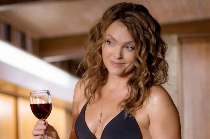 Dina Meyer en atraccion-mortal
