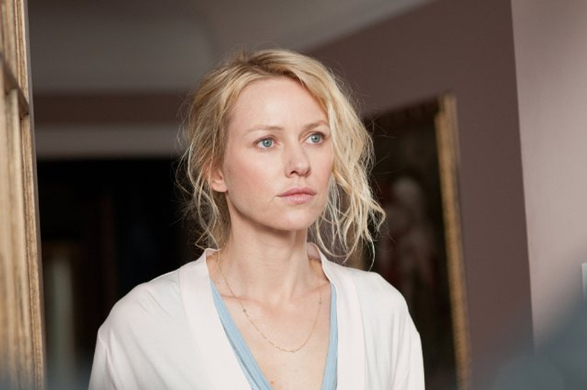 Naomi Watts en Detrás de las paredes