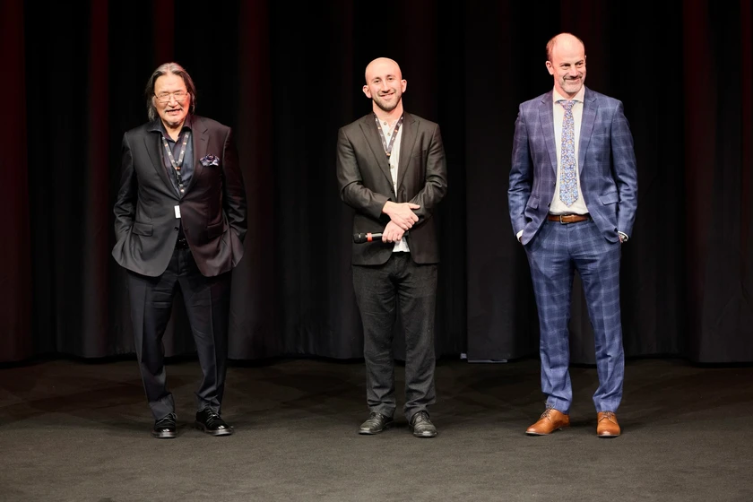 Zacharias Kunuk, Jonathan Frantz y Samuel Cohn-Cousineau en wrong-husband (Berlinale. Febrero 2025)