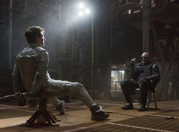 Morgan Freeman y Tom Cruise en Oblivion