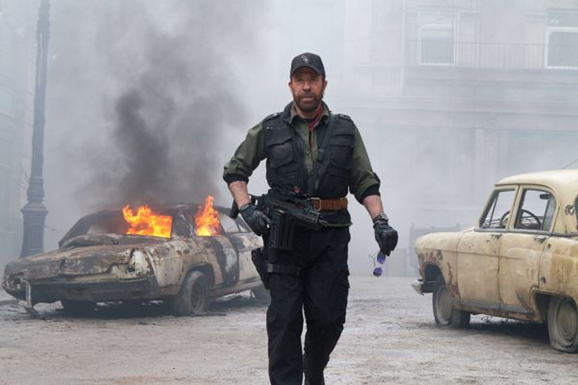 Chuck Norris en Los Mercenarios 2