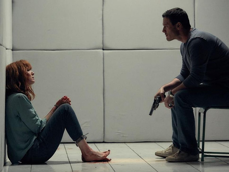 Kelly Reilly y Luke Evans en 10x10