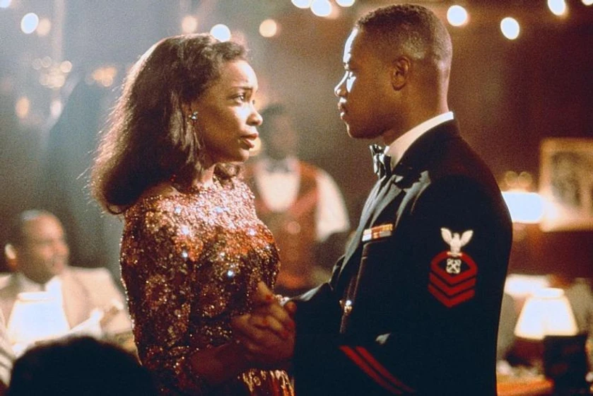 Cuba Gooding Jr. y Aunjanue Ellis-Taylor en hombres-de-honor