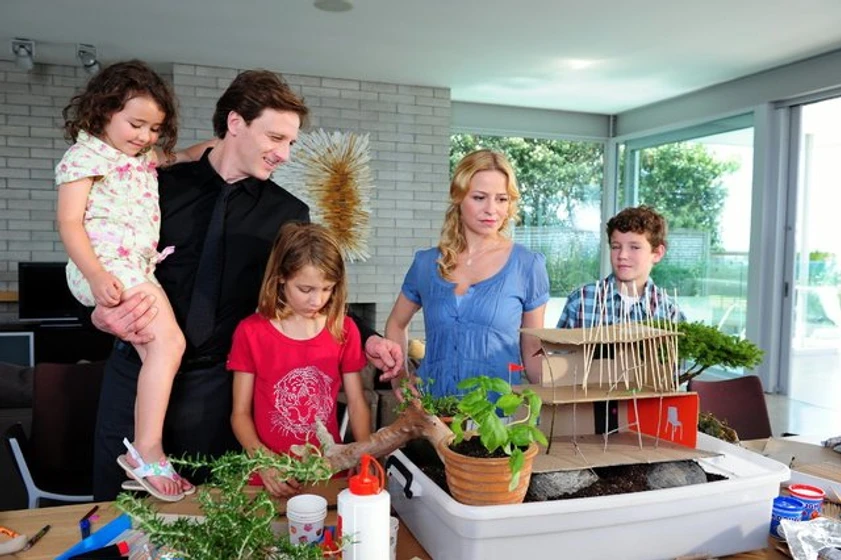 Ella Edwards, Hendrik Duryn, Theresa Scholze, Edward Hall y Anna White en Solos tú y yo