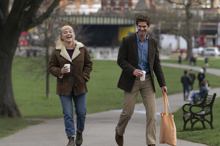 Andrew Garfield y Florence Pugh en Vivir el Momento