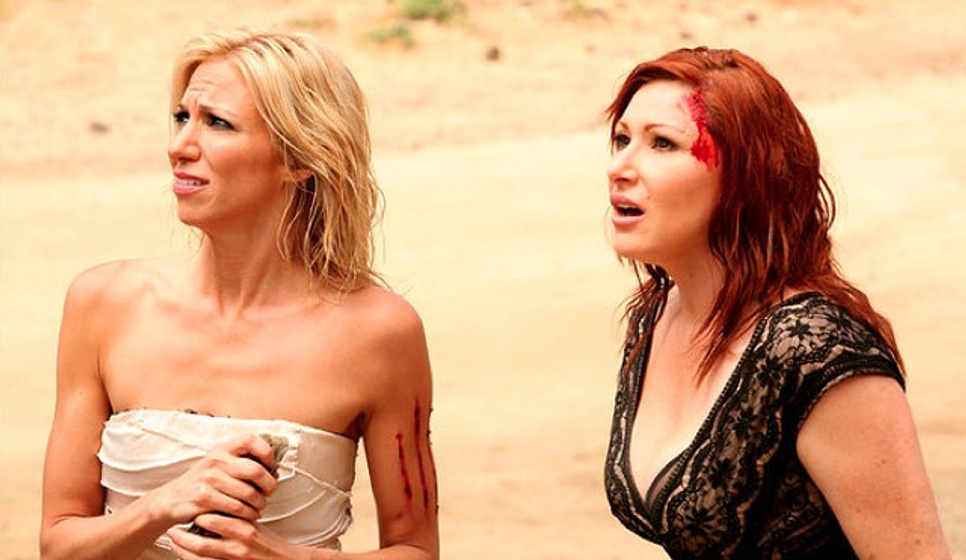 Tiffany y Debbie Gibson en mega-piton-contra-mega-caiman