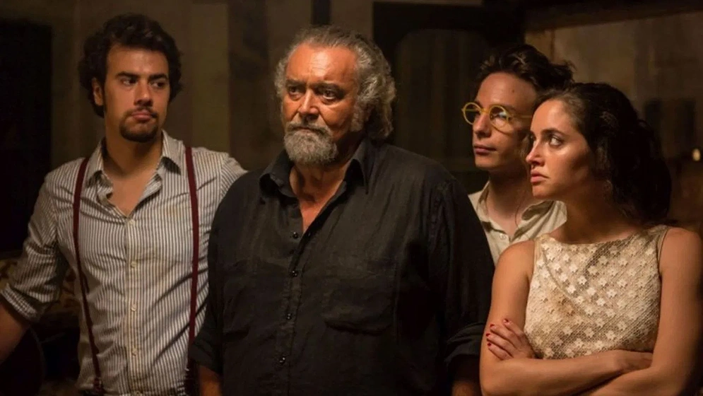 Diego Abatantuono, Matilde Gioli y Andrea Pisani en Niños de Papá