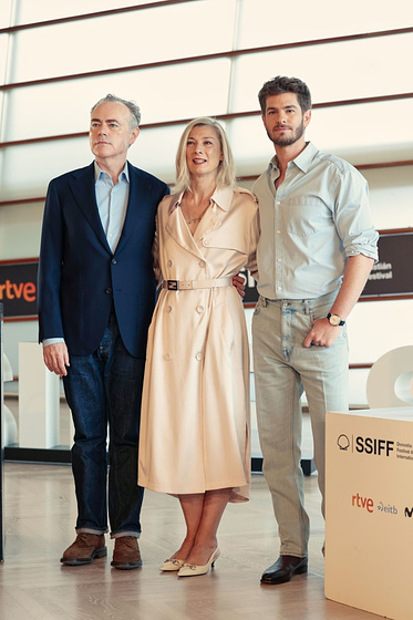 John Crowley, Andrew Garfield y Fiona Weir en Vivir el Momento (Festival de San Sebastián. Septiembre 2024)