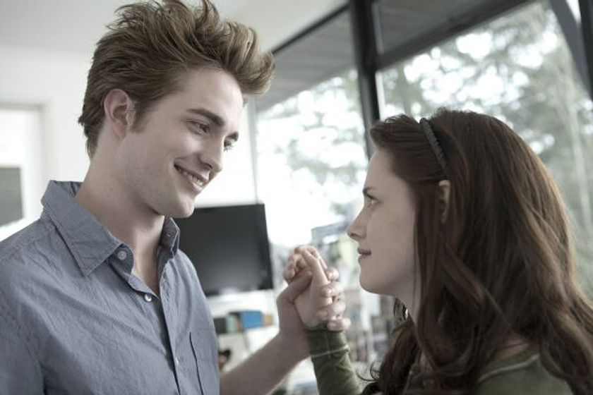 Kristen Stewart y Robert Pattinson en Crepúsculo