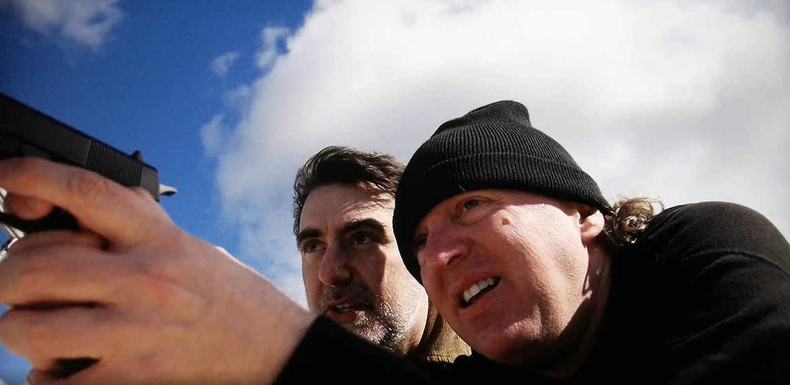 James Carolus y Jeff Kirkendall en jurassic-shark-2-aquapocalypse