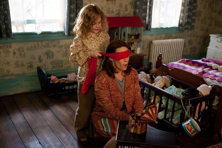 Lili Taylor y Kyla Deaver en Expediente Warren. The Conjuring