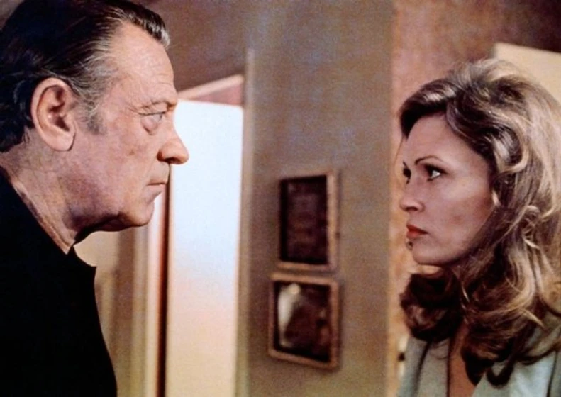 Faye Dunaway y William Holden en network-un-mundo-implacable
