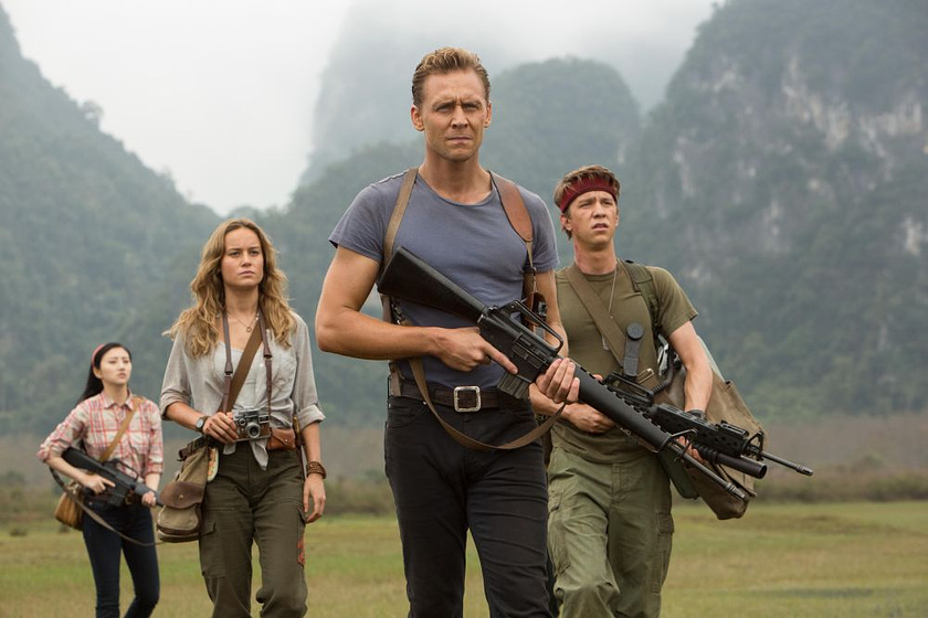 Brie Larson, Tom Hiddleston, Thomas Mann [V] y Tian Jing en Kong: La Isla calavera