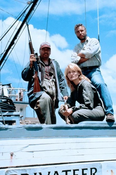 Larry Drake, Karen Sillas y William Petersen en la-bestia-1996