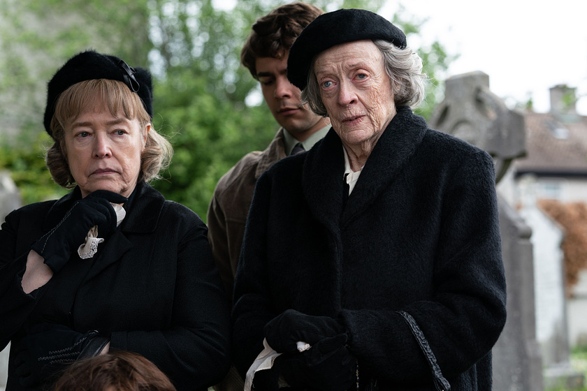 Kathy Bates y Maggie Smith en El Club de los Milagros