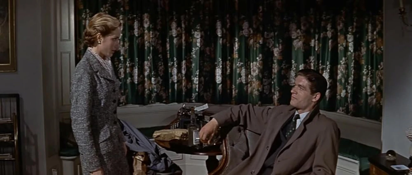 Stephen Boyd y Josephine Griffin en el-hombre-que-nunca-existio