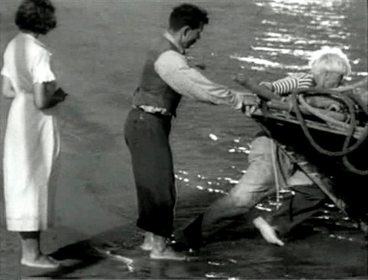 Imagen de al-borde-del-mar-azul-1936