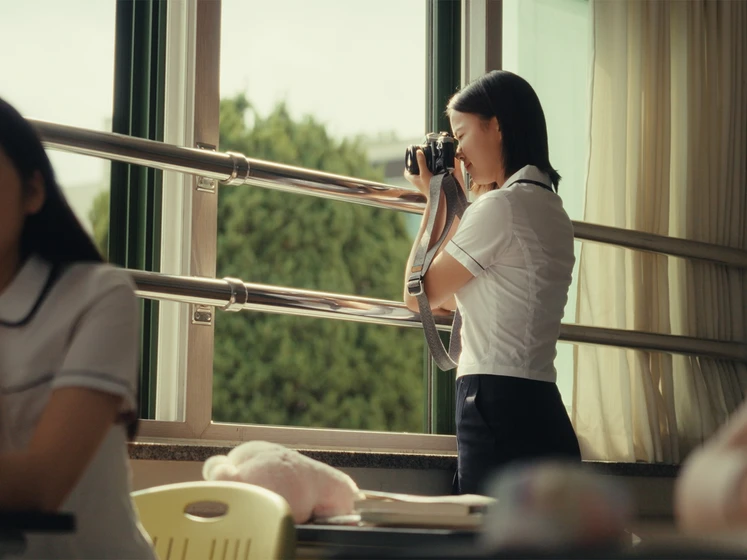 Si-ah Kim en summer-s-camera