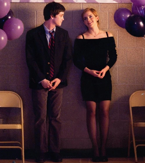 Emma Watson y Logan Lerman en las-ventajas-de-ser-un-marginado