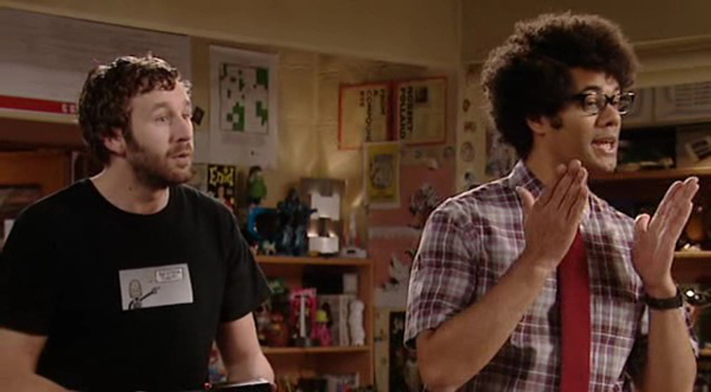Richard Ayoade y Chris O'Dowd en Los informáticos