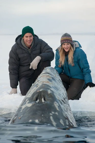 Drew Barrymore y John Krasinski en una-aventura-extraordinaria