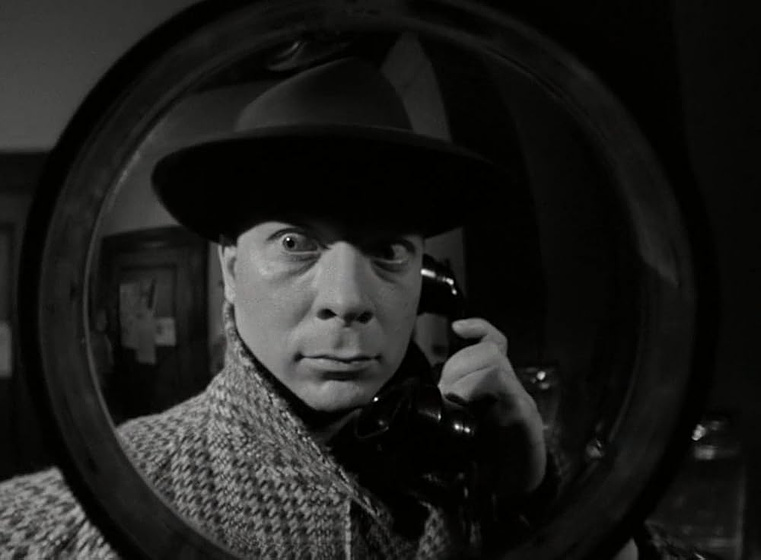 Arthur Franz en abbott-y-costello-contra-el-hombre-invisible