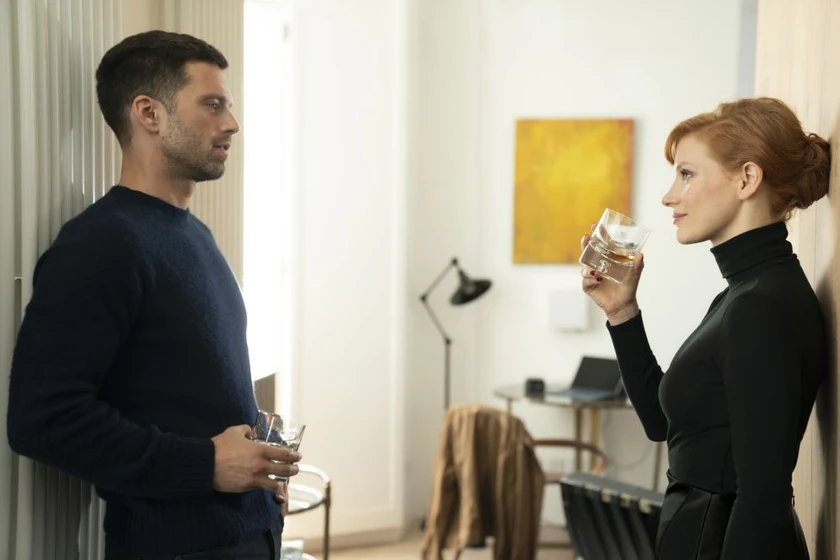 Sebastian Stan y Jessica Chastain en agentes-355