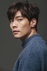 picture of actor Daniel Choi
