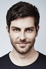 photo of person David Giuntoli